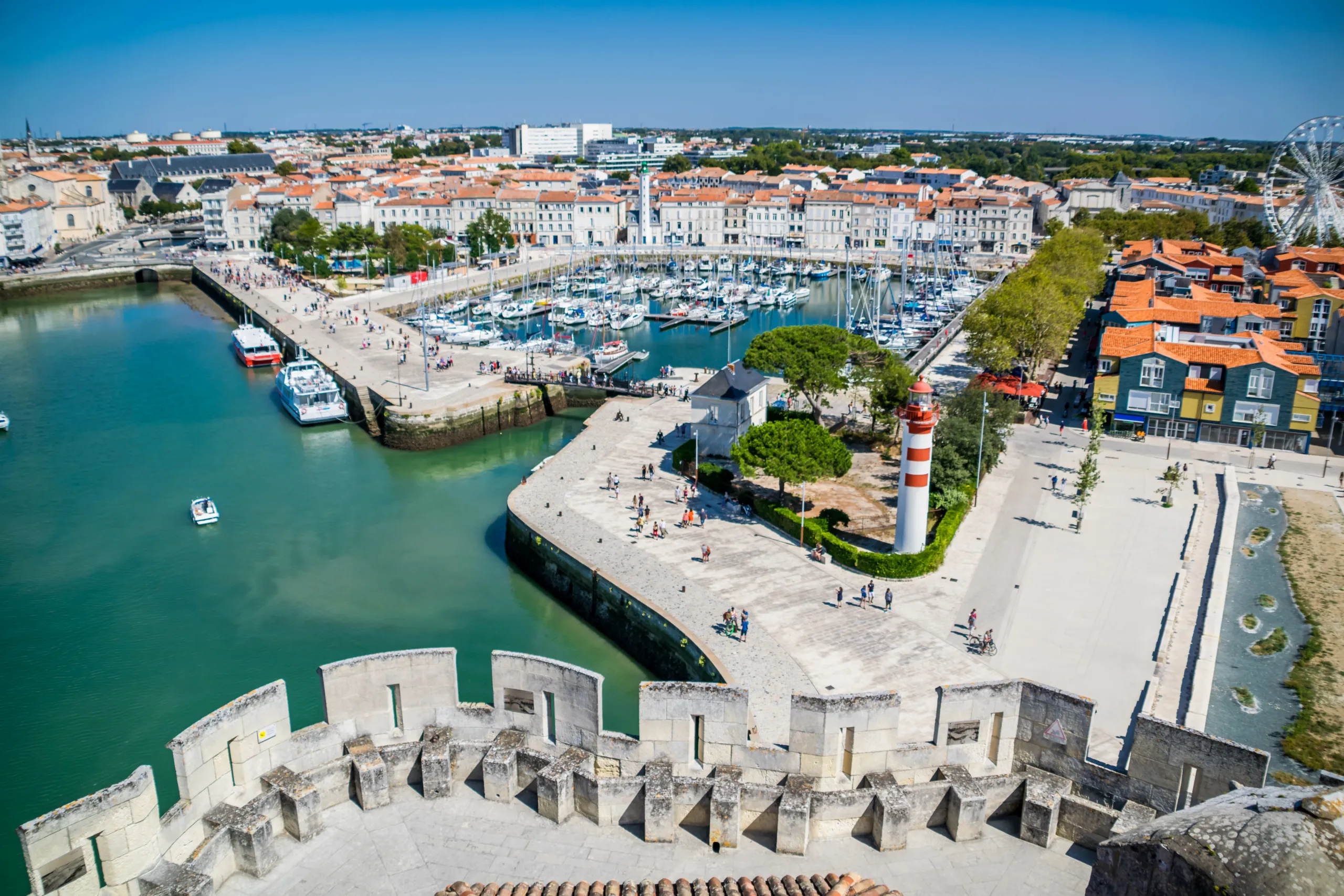 Vue aérienne d'un port de La Rochelle